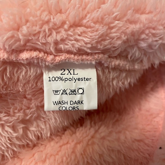 🤍 super soft, super fluffy extra warm peach vest🤍 - Picture 8 of 9